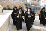Ο Μακαριώτατος κατά την υποδοχή εντός της Μονής