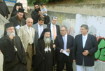 Ο Μακαριώτατος εισερχόμενος με τη συνοδεία Αυτού στα Τ.Ε.Ι. Καβάλας