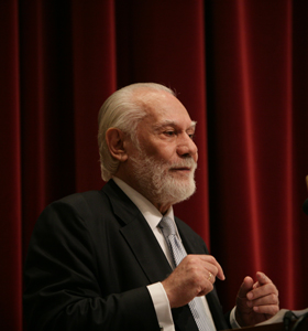 23/11/2010 Ο Διαχειριστής της  «Ρωμηοσύνηs» συνδράμει την «ΑΠΟΣΤΟΛΗ»