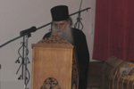 Ο Σχολάρχης οσιολ. Μοναχός Φώτιος προσφωνεί τον Μακαριώτατο