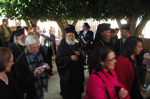 Η λιτανεία στο προαύλειο του Ναού