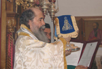 Ο Μακαριώτατος μνημονεύει στα Άγια στην Ι.Μ. Αγίων Αποστόλων