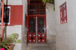 Η κλίμακα που οδηγεί στην είσοδο της Ιεράς Μονής Αγίου Παντελεήμονος
