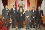 Αναμνηστική φωτογραφία από την επίσκεψη του κ. Ζέππου στο Πατριαρχείο. 