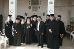 Ο Μακαριώτατος με τους Αρχιερείς επισκεπτόμενοι τον σεϊχη των Μουσουλμάνων