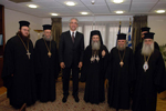 Ο Μακαριώτατος και η συνοδεία Αυτού στο γραφείο του κ. Σπυρίδωνος Κουβέλη
