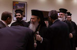 Ο Μακαριώτατος με τη συνοδεία Αυτού στην τελετή των εγκαινίων
