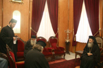 Ο απόφοιτος δόκιμος της Σχολής, Μηνάς Καστάνης, προσφωνεί τον Μακαριώτατο