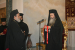 Ο Μακαριώτατος παρασημοφορεί τον Άγιο Νεαπόλεως κ. Προκόπιο