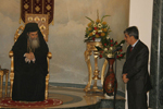 Ο Γενικός Πρόξενος προσφωνεί τον Μακαριώτατο.