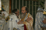 O ασπασμός της αγάπης κατά τη νυκτερινή θεία Λειτουργία