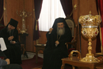 Ο Μακαριώτατος προπίνων, ευχαριστεί τους δωρητές.