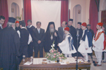 Μετά το πέρας της εορτής οι μαθητές ασπάζονται το χέρι του Μακαριωτάτου