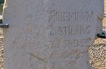 «Τhe Pontius Pilate's stone» Επιγραφή που ανακαλύφθηκε το 1961 στο θέατρο της Καισάρειας της Παλαιστίνης. Αφιερωμένη από τον Πιλάτο στον Τιβέριο, γράφει: TIBERIEUMPONTIUSPILATUSPRAEFECTUSIUDAEAE 