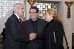 Η Αναπληρώτρια Διαχειρίστρια της Μ.Κ.Ο. 'Ρωμηοσύνη'  κ. Αικατερίνη Διαμαντοπούλου με τον κ. Ιωάννη Κορνιλάκη και τον κ. Γεώργιο Βούκανο