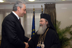 Ο Μακαριώτατος χαιρετά τον Υφυπουργό Εξωτερικών κ. Σπυρίδωνα Κουβέλη