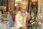 Ο Μακαριώτατος ευλογεί τις απαρχές των σταφυλών