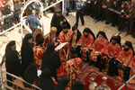 Ο Μακαριώτατος αναγιγνώσκει το Ι. Ευαγγέλιο της Ακολουθίας του Νιπτήρος