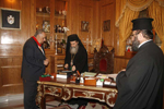 O κ. Θαλασσινός στο γραφείο του Μακαριωτάτου