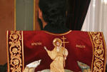Δαλματική στολή διακόνου με εικόνα της του Χριστού Αναστάσεως.